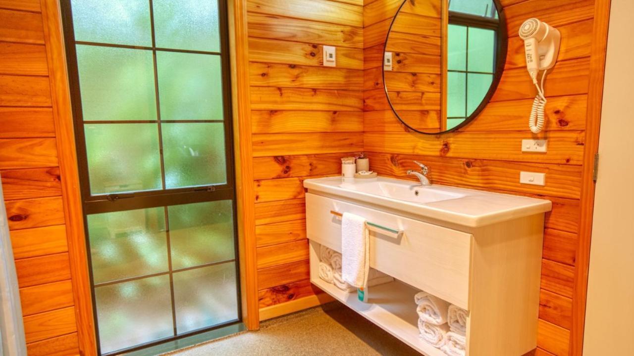 Paparoa Beach Hideaway With Hot Tub Barrytown Екстер'єр фото