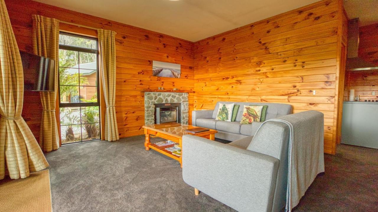 Paparoa Beach Hideaway With Hot Tub Barrytown Екстер'єр фото