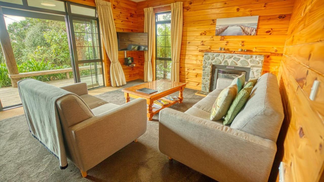 Paparoa Beach Hideaway With Hot Tub Barrytown Екстер'єр фото
