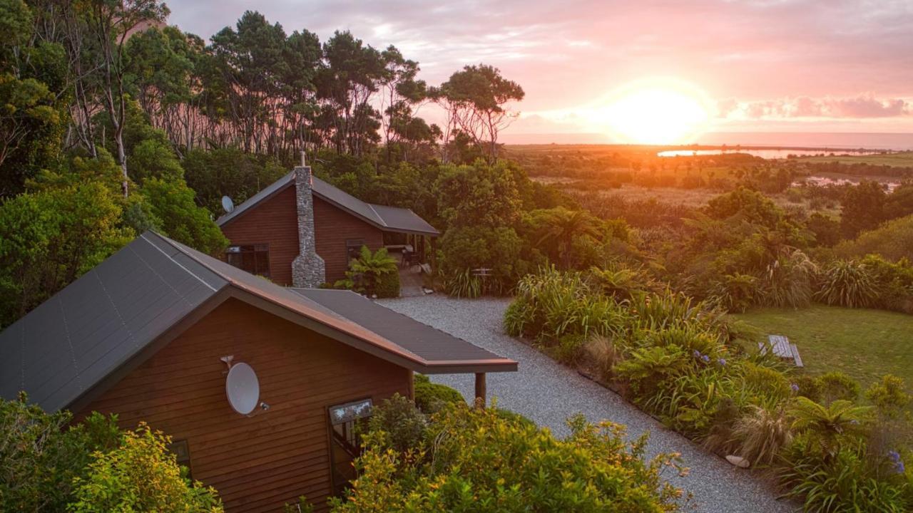 Paparoa Beach Hideaway With Hot Tub Barrytown Екстер'єр фото