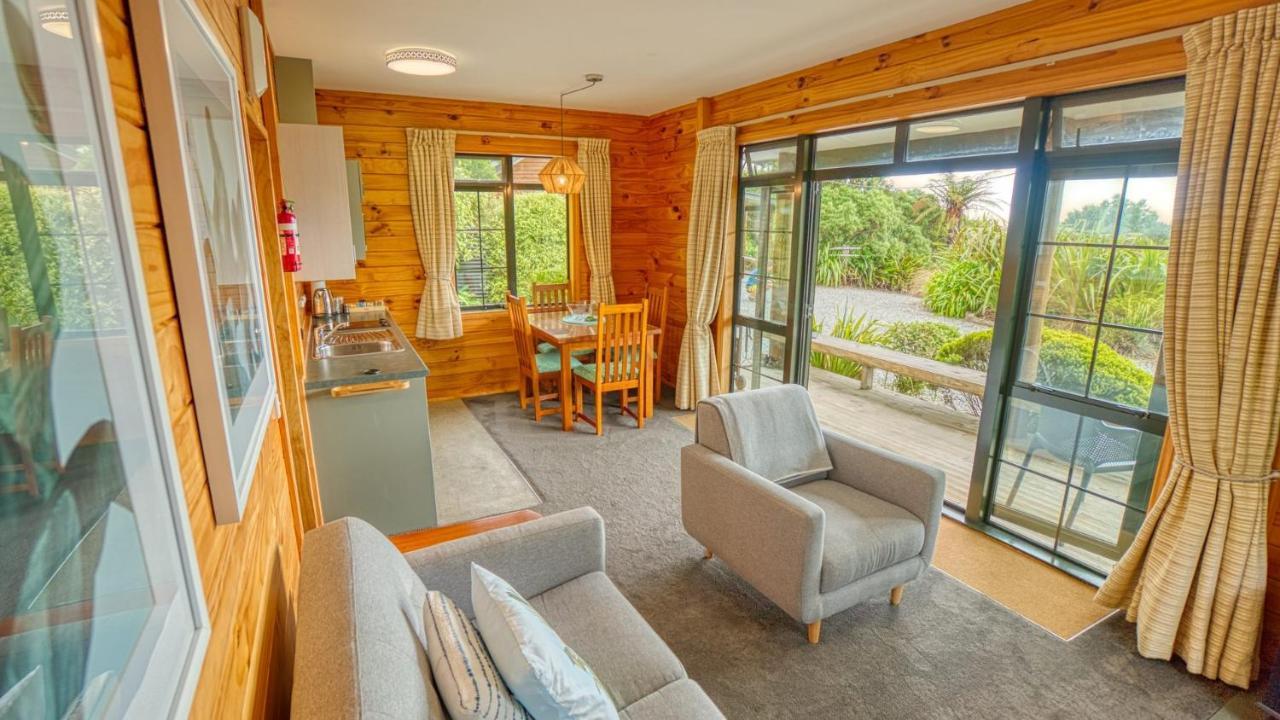 Paparoa Beach Hideaway With Hot Tub Barrytown Екстер'єр фото