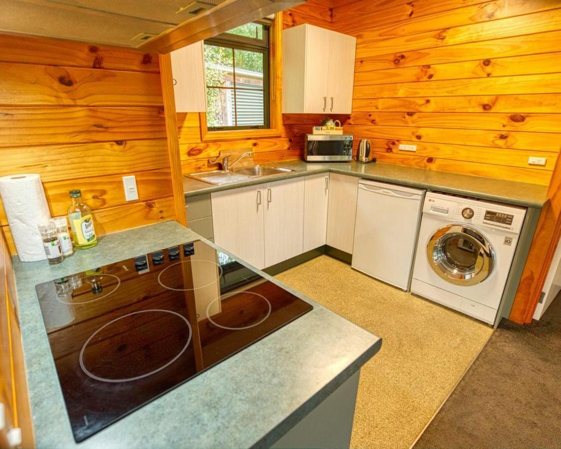 Paparoa Beach Hideaway With Hot Tub Barrytown Екстер'єр фото