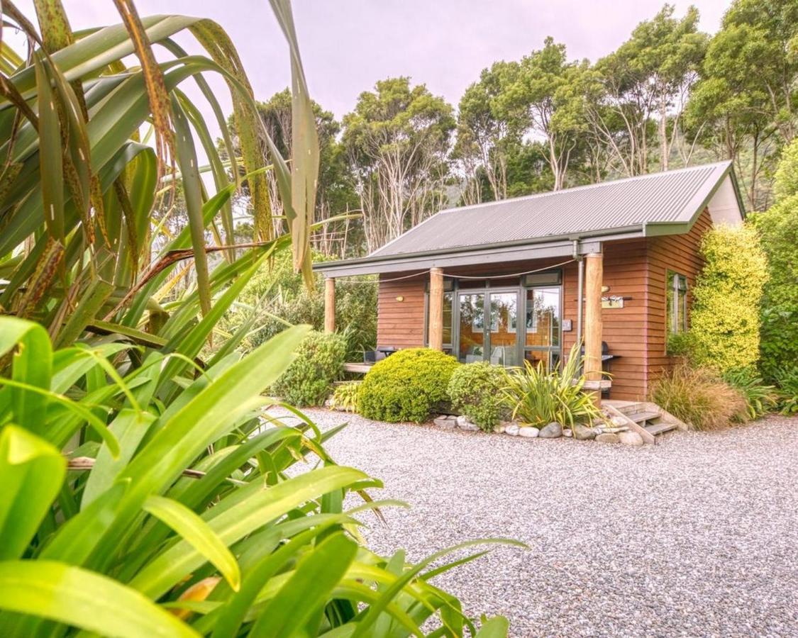Paparoa Beach Hideaway With Hot Tub Barrytown Екстер'єр фото